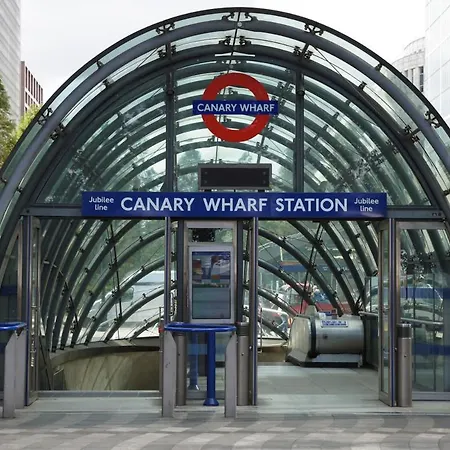 Modern Two Bed Serviced In Canary Wharf - Perfect For Long Stay, Business, Leisure And Relocations *