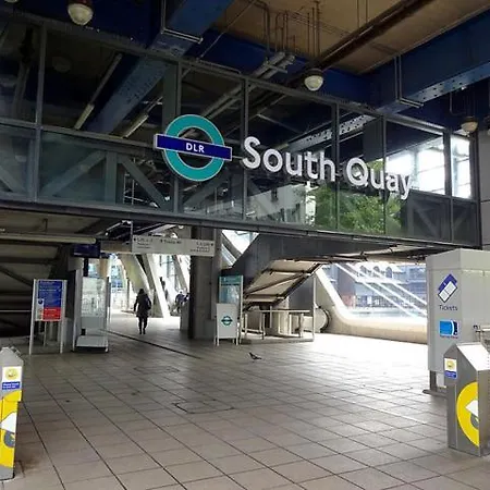 Modern Two Bed Serviced In Canary Wharf - Perfect For Long Stay, Business, Leisure And Relocations Apartment *