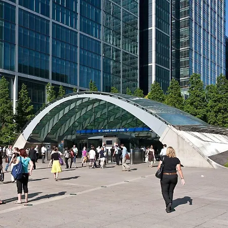 Modern Two Bed Serviced In Canary Wharf - Perfect For Long Stay, Business, Leisure And Relocations Apartment