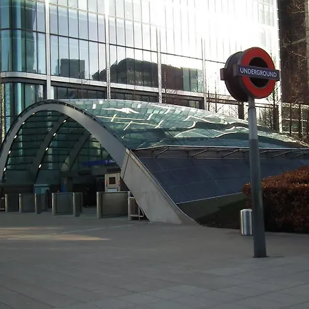 Apartment Modern Two Bed Serviced In Canary Wharf - Perfect For Long Stay, Business, Leisure And Relocations