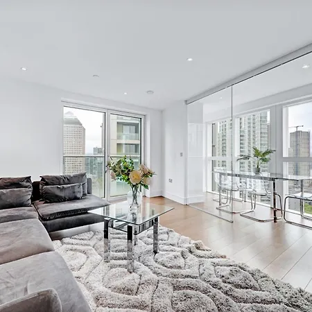 Modern Two Bed Serviced In Canary Wharf - Perfect For Long Stay, Business, Leisure And Relocations Apartment *