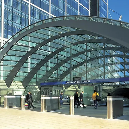 Apartment Modern Two Bed Serviced In Canary Wharf - Perfect For Long Stay, Business, Leisure And Relocations