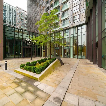 Modern Two Bed Serviced In Canary Wharf - Perfect For Long Stay, Business, Leisure And Relocations Apartment *