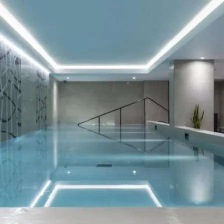 Heart Of Panoramic View 2 Bedroom Designer Luxury - Pool And Gym Access