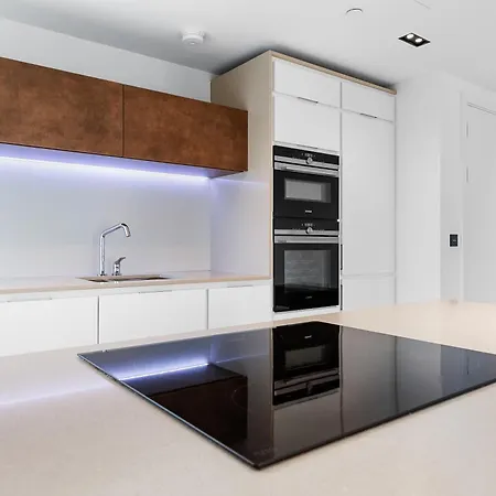 Apartment Heart Of Panoramic View 2 Bedroom Designer Luxury - Pool And Gym Access *