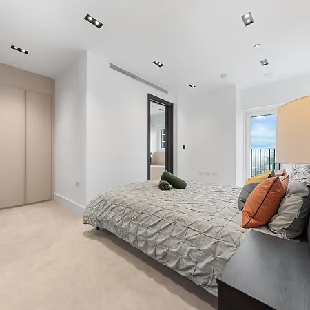 Heart Of Panoramic View 2 Bedroom Designer Luxury - Pool And Gym Access