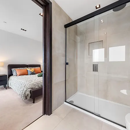 Apartment Heart Of Panoramic View 2 Bedroom Designer Luxury - Pool And Gym Access *