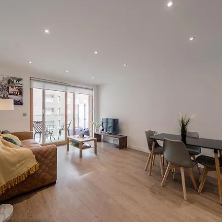 Barking Bright With 2 Bedrooms