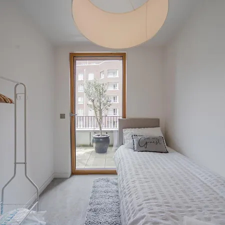 Barking Bright With 2 Bedrooms * Barking (Greater London)