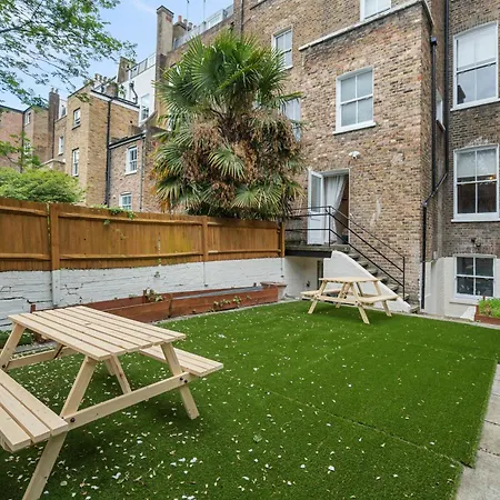 House Of Cambridge Gardens In Notting Hill *