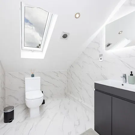 Beautiful 3-bed In Shepherd's Bush Διαμέρισμα Λονδίνο