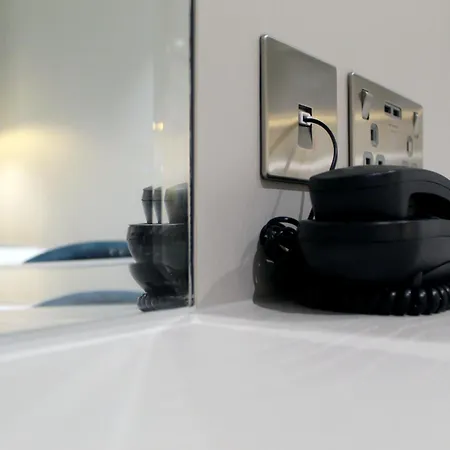 Nox Waterloo Aparthotel 4*