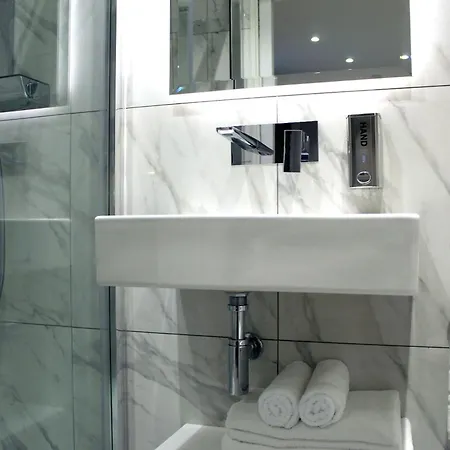 Nox Waterloo Aparthotel 4*