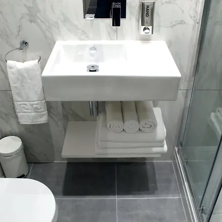 Nox Waterloo Aparthotel 4*