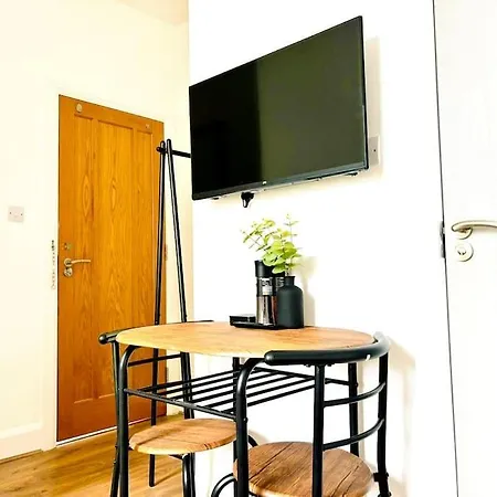 Apartment Zee Homes W6