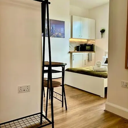 Apartment Zee Homes W6 *