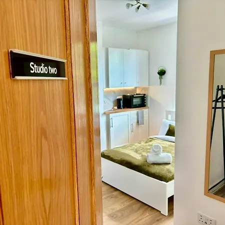 Apartment Zee Homes W6