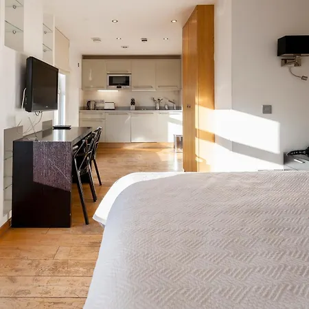 Space Apartmanhotel 4*
