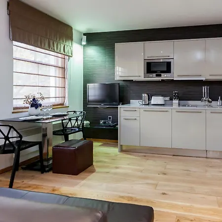 Space Apartmanhotel 4*