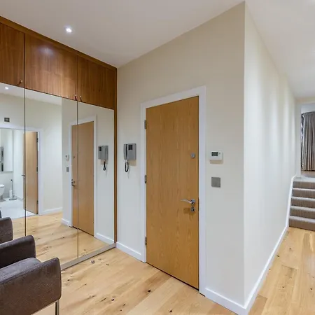 Moments From Hyde Park & Notting Hill With Free Luggage Storage And Washing Machine Apartment London
