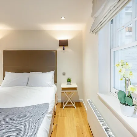 Apartment Moments From Hyde Park & Notting Hill With Free Luggage Storage And Washing Machine London