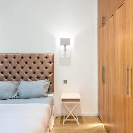 Apartment Moments From Hyde Park & Notting Hill With Free Luggage Storage And Washing Machine *