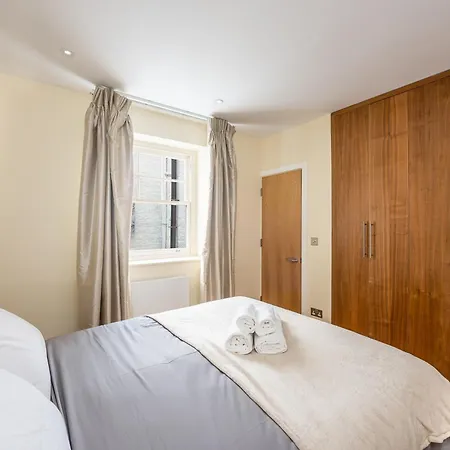 Moments From Hyde Park & Notting Hill With Free Luggage Storage And Washing Machine *