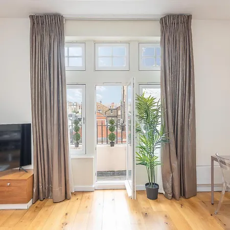 Apartment Moments From Hyde Park & Notting Hill With Free Luggage Storage And Washing Machine London