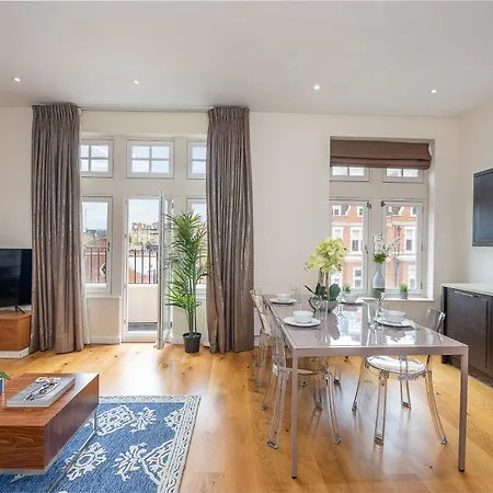 Apartment Moments From Hyde Park & Notting Hill With Free Luggage Storage And Washing Machine London