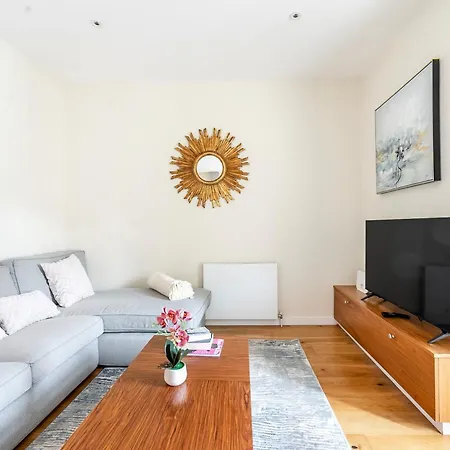 Moments From Hyde Park & Notting Hill With Free Luggage Storage And Washing Machine *