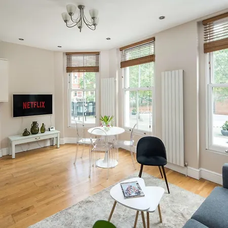 Chic 2-bedroom On The Kings Road, Chelsea *
