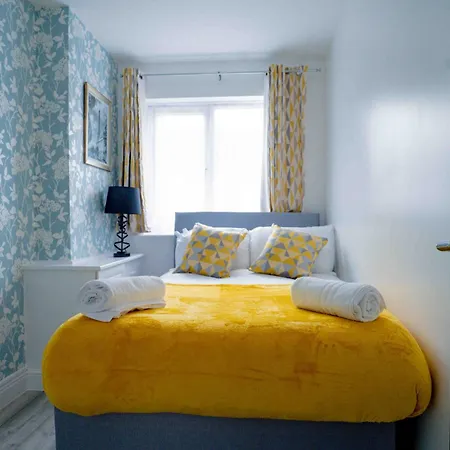 Modern 2 Bedroom Apartment Belvedere