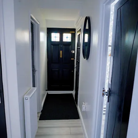 Modern 2 Bedroom