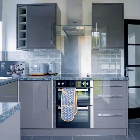 Modern 2 Bedroom Belvedere