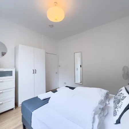 Appartamento Pleasant 1 Bedroom Camden -on 1st Floor Londra