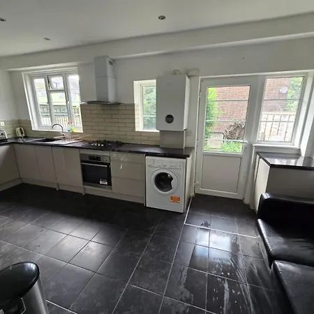 In Guest - Limehouse Townhomes Modern Spacious Serviced Double *