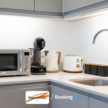 Two Bedroom At Buonomo Short Lets & Serviced Close To Wimbledon Tennis Courts London