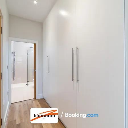Two Bedroom At Buonomo Short Lets & Serviced Close To Wimbledon Tennis Courts * London