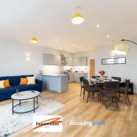 Two Bedroom At Buonomo Short Lets & Serviced Close To Wimbledon Tennis Courts Apartment *