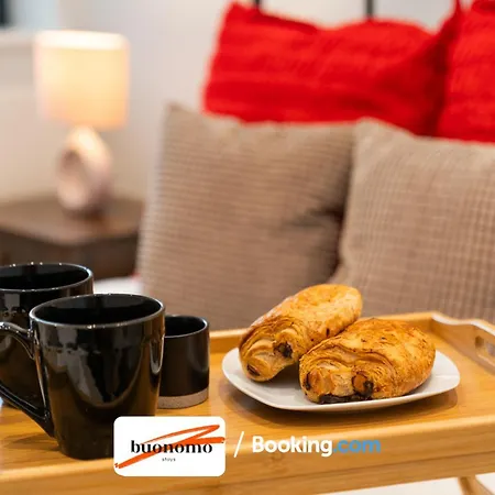 Two Bedroom At Buonomo Short Lets & Serviced Close To Wimbledon Tennis Courts Apartment *