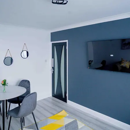 Modern 2 Bedroom * Belvedere