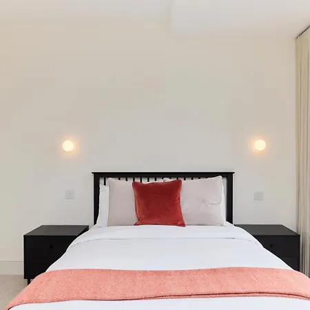 Apartment The East Mile Hideout - Trendy 3bdr Flat With Balcony
