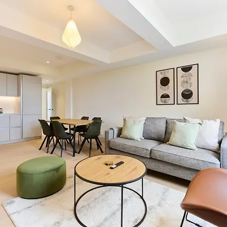 Apartment The East Mile Hideout - Trendy 3bdr Flat With Balcony