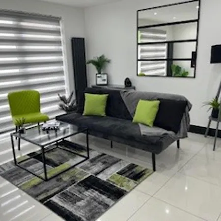 Apartment Urban Sleeps 6 Private Garden-family Pet Friendly