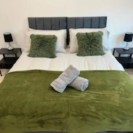 Urban Sleeps 6 Private Garden-family Pet Friendly * Croydon