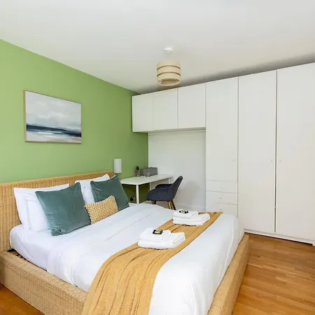 Expansive 2br Flat, Holloway Road