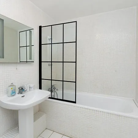 アパート Expansive 2br Flat, Holloway Road