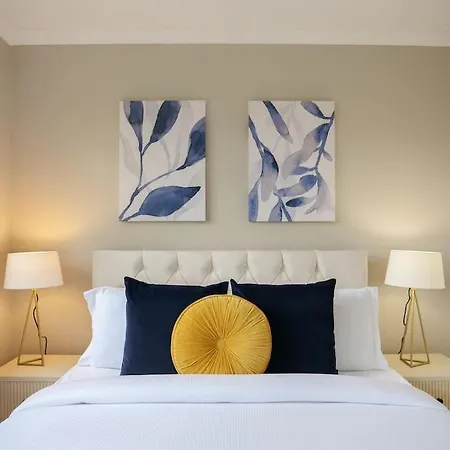 Holiday home Large 6 Bedroom Retreat In Holland Park *