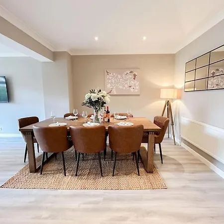 Holiday home Large 6 Bedroom Retreat In Holland Park London