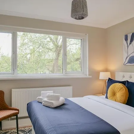 Holiday home Large 6 Bedroom Retreat In Holland Park